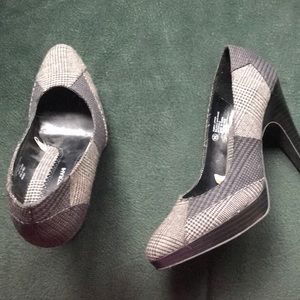 Isaac mizrahi Gray pumps